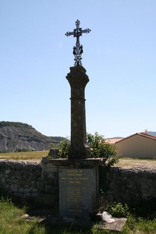 Edifice en mémoire des combattants des deux guerres