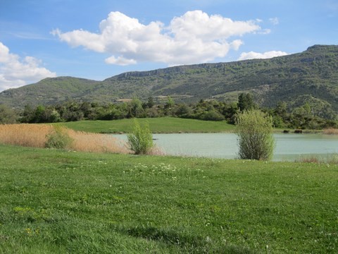 Petit détour hors du village 